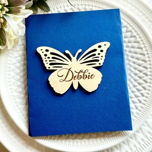 Gepersonaliseerde Butterfly Place Cards - Hout Aangepaste Bruiloft Naam Tag - Bruiloft Gast Zitplaatsen Decoratie - Bruiloft Tafel Decor - Partij Gunsten