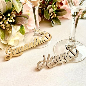 Ciondoli per vino nautici - Segnaposto personalizzati in legno - Etichette personalizzate per bevande in legno - Nomi di ancoraggio - Decorazione di nozze nautica - Bomboniere
