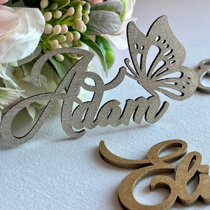 Personalisierte Schmetterling Platzkarten - Holz benutzerdefinierte Hochzeit Namensschild - Hochzeitsgast Sitzdekoration - Hochzeit Tisch Dekor - Gastgeschenke