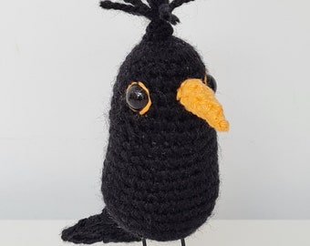 Standing crochet Blackbird | Made to Order | Mother's day gift | British Garden Oddbirdz - Blackbird
