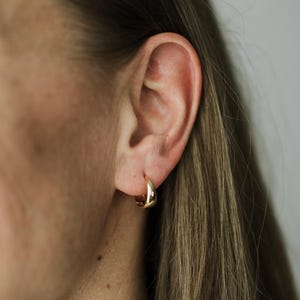Teardrop Huggie Hoop Earrings l 18K Gold Filled Hoops, Huggie Earring, Layering Hoops - Hypoallergenic, Water Resistant, Gift for her