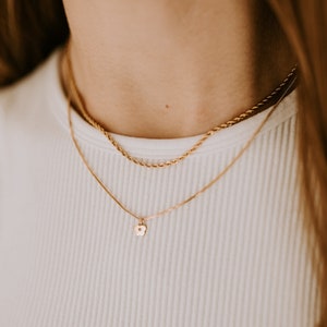 Tiny Daisy Necklace l Gold Filled Flower Pendant Necklace, Dainty Flower Charm Jewelry, Summer Jewelry, Gift For Her, Gift For Mom