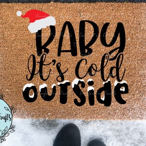 Bébé Il fait froid dehors SVG Noël SVG Chapeau de Père Noël Svg Design de t-shirt Design de t-shirt Design de paillasson Cricut Silhouette Fichier de coupe numérique