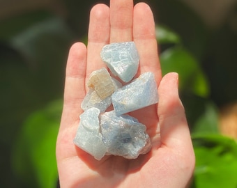 Cristal de calcita azul / pieza en bruto en bruto; cristal calmante para la ansiedad; azul azul claro calcita azul bebé