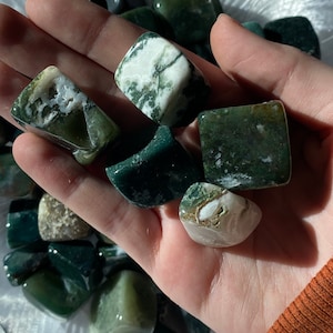 Moss Agate Tumble | Natural moss agate tumble stone - polished stone medium green moss agate - .5 inch tumble