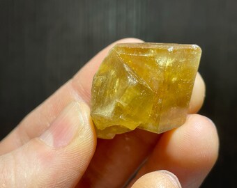 New Find - Golden Barite Crystals from the Xiefang Mine in China