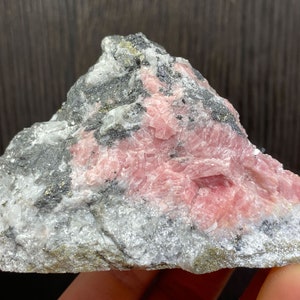 Colorado Rhodochrosite with Sphalerite and Pyrite from the Sweet Home Mine - Detroit City Portal