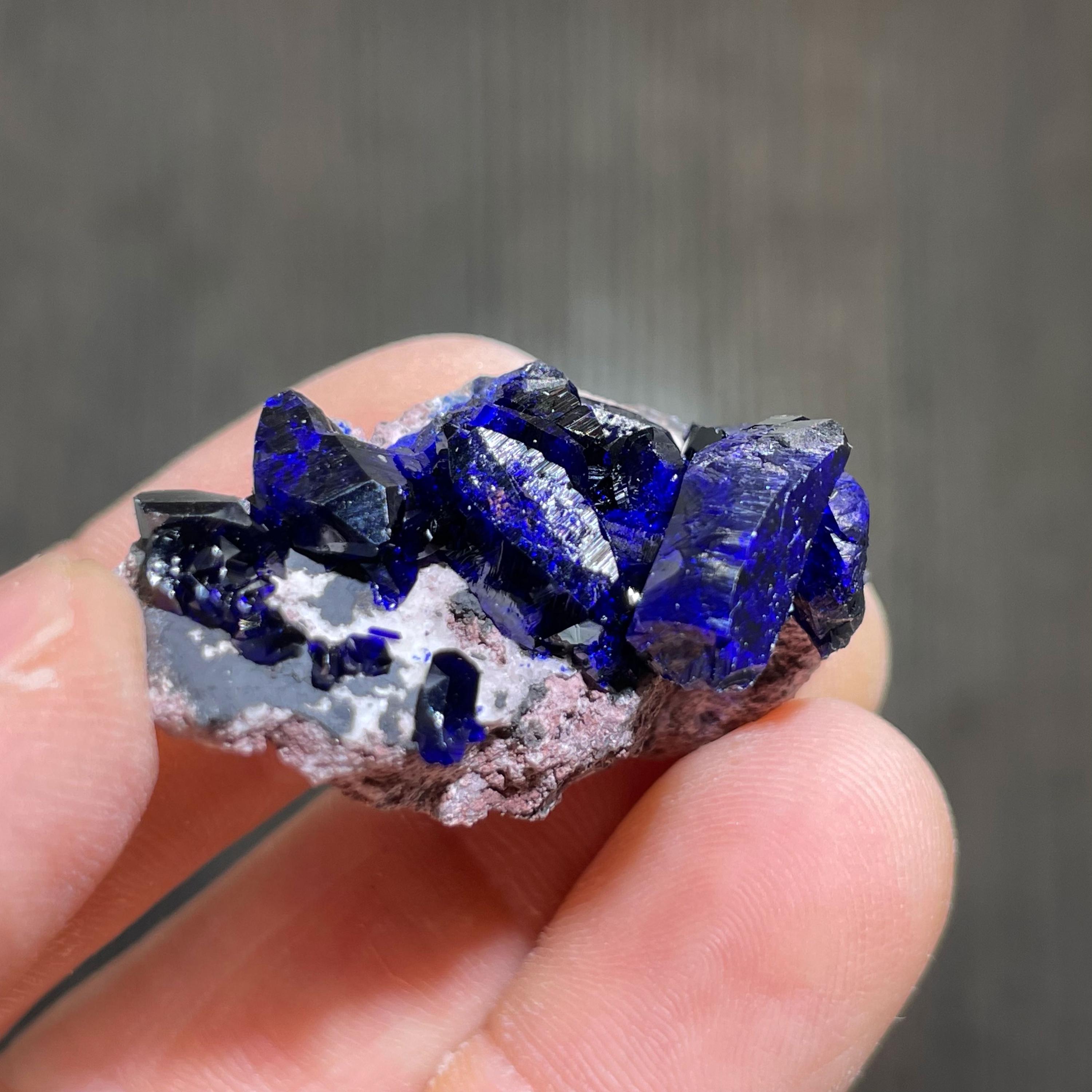 メキシコのミルピラス鉱山産の光沢のあるアズライト結晶 - Etsy 日本