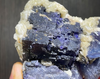 Annabel Lee Mine - Illinois Fluorit - Violetter kubischer Fluorit mit funkelndem Baryt - Aus einer alten Sammlung