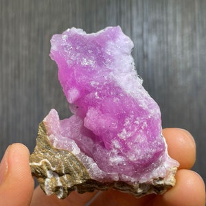 Levendig roze/paars botryoïdaal kobalthoudend calciet - kobalthoudend calciet uit Marokko