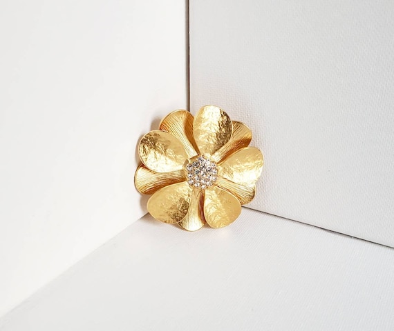Beautiful Premier Designs Gold Tone Flower With R… - image 1