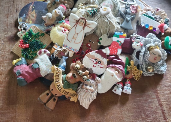 Holiday Christmas Vintage to Now Jewelry Lot Pins… - image 5