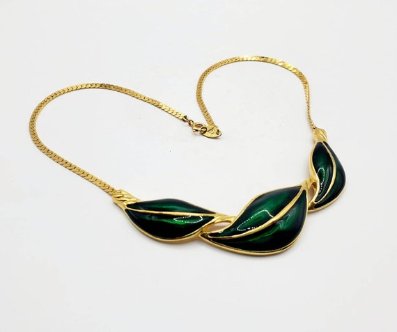 Stunning Signed TRIFARI Green Enamel and Gold Ton… - image 9