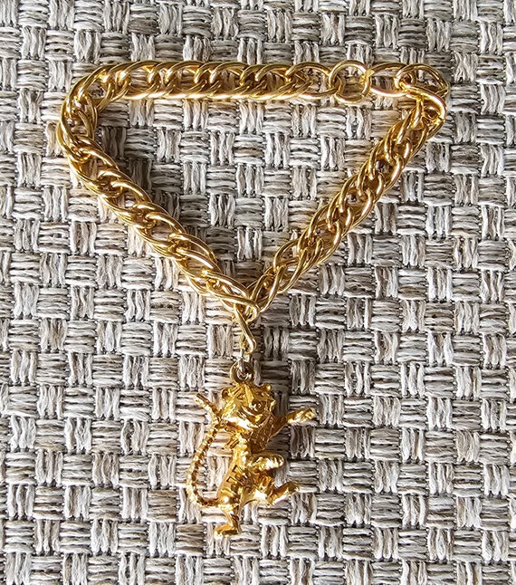 Vintage Gold Tone Kelloggs Tony the Tiger Charm B… - image 5