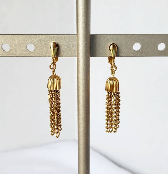 Vintage Crown Trifari Gold Tone Dangle Earrings - image 7