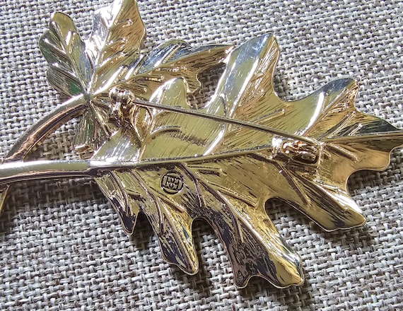 Vintage Enamel Gold Tone Leaf Brooch Pin Leaf Pin… - image 8