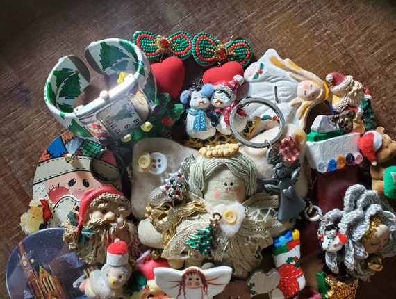Holiday Christmas Vintage to Now Jewelry Lot Pins… - image 7