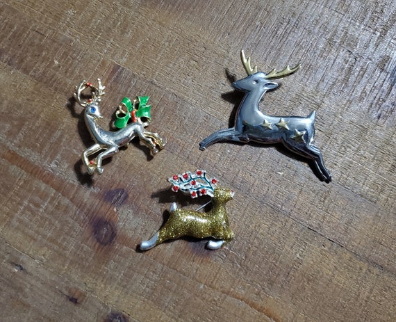 Set of 3 Reindeer Brooches Pins Holiday Christmas… - image 1