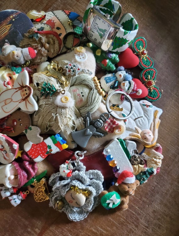 Holiday Christmas Vintage to Now Jewelry Lot Pins… - image 6