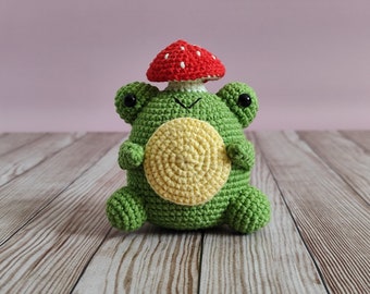 Crochet Mushroom Frog, amigurumi mushrooms frog, tiny frog mushroom crochet, green cute frog plush toy, Fly agaric frog, Toad fly agaric