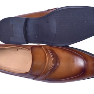 Handgemaakte leren loaferschoenen voor heren: bruine en zwarte geklede schoenen afbeelding 2