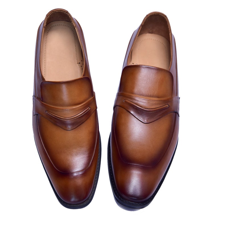 Handgemaakte leren loaferschoenen voor heren: bruine en zwarte geklede schoenen afbeelding 5