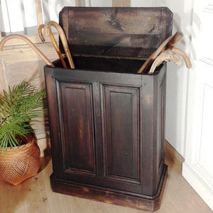 Small vintage sideboard image 2