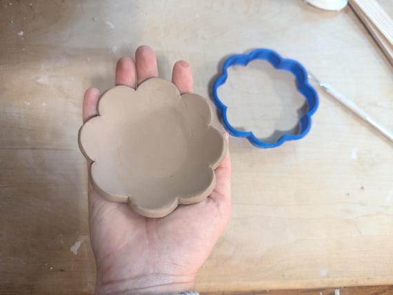 Scalloped Circle Template Cutter for Pottery