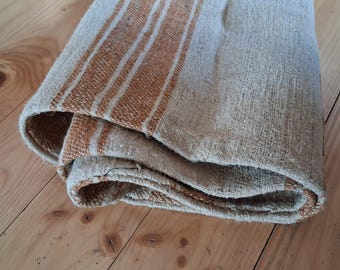 Saco de grano vintage, herencia transilvana, saco campesino tejido a mano de lino grueso con rayas marrones.