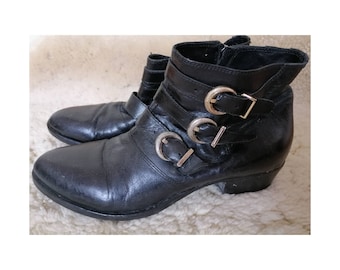 Vintage black ankle boots pointed toe buckle booties La bottega di Lisa Eu41 uk8 us10