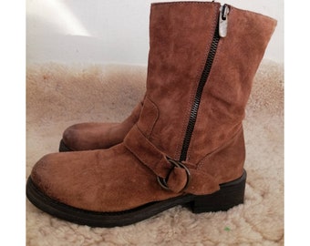 Botas vintage de ante marrón a media pantorrilla con cremallera y tachuelas, talla EU39 / US8.5