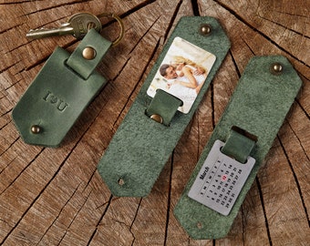 Womens gift, personalized gift for mom from son/daughter with photo inside, leather keychain with mom picture