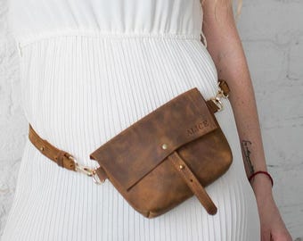 Personalized belt bag for women, engraved banana bag, leather mini bag, mini bag with initials, evening custom bag, personal gift for women