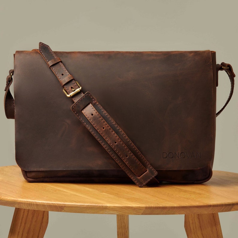 Herren Umhängetasche, Laptop Messenger Bag, Aktentasche für Männer, Crossbody Bag Geschenk für Ihn, Geburtstagsgeschenk für Männer, Arbeitstasche aus Leder Bild 9