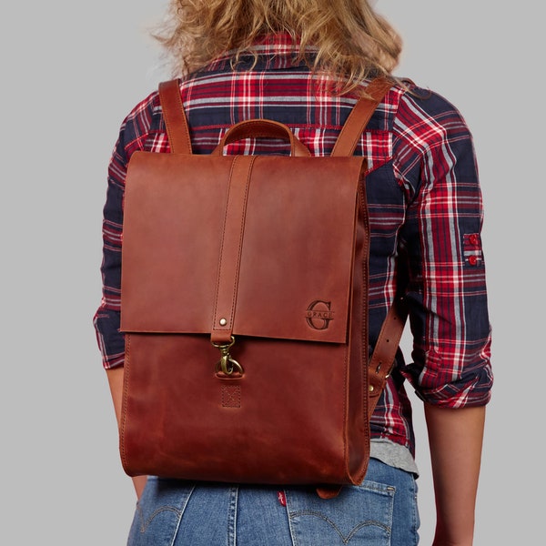 Rucksack aus Leder mit Monogramm. Personalisierter Frauen Rucksack für alle Gelegenheiten. Hergestellt aus italienischem Leder.