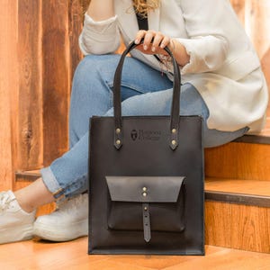 Cabas en cuir personnalisé avec nom, cadeau de remise des diplômes pour elle, sacoche en cuir pour ordinateur portable, sacoche pour ordinateur portable pour femme, porte-documents en cuir, sac à bandoulière pour ordinateur portable