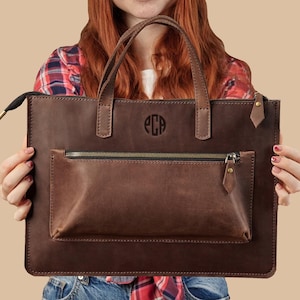 Porte-documents en cuir pour ordinateur portable, cadeau personnalisé, sac pour ordinateur portable pour femme, étui pour ordinateur portable gravé, housse pour ordinateur portable pour femme, cadeau personnalisé pour ordinateur portable