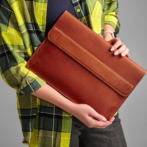 Custom laptop sleeve, personalized custom laptop case, customized macbook sleeve case, women laptop bag, laptop leather bag, custom gift