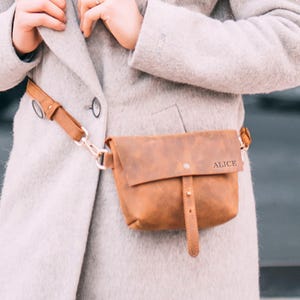 Leather belt bag, leater gift for birthday, leather banana bag, personalized belt bag, engraved fanny pack, women waist bag