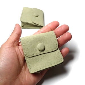 Velvet Jewelry pouch with Separator 6x6CM,  Snap fastener Jewelry organizer, earrings packaging bag, Nature Green