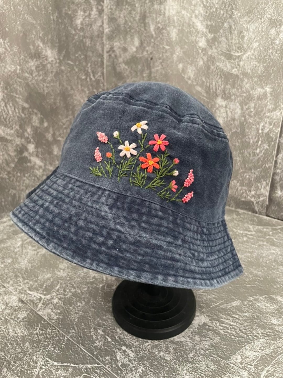 Vintage Cotton Denim Bucket Hat with Floral Embroidery and Pocket Vintage Embroidery Flower Bucket Hats for Women Denim Travel  main image 4