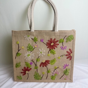 Blumenband-Stickerei Jute-Einkaufstasche | Rosen bestickte Jute-Einkaufstasche | Florale Laptoptasche, Einkaufstasche für den Sommer | personalisierte Geschenke