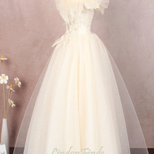 Champagne tulle wedding prom gown off the shoulder ball gown lace applique formal dress