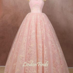 Elegant Pink Halter Neck Sweetheart Evening Gown A-Line Beaded Lace Prom Dress DP7965