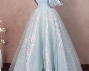 Blaues Pailletten-Abschlussballkleid aus Tüll und Chiffon