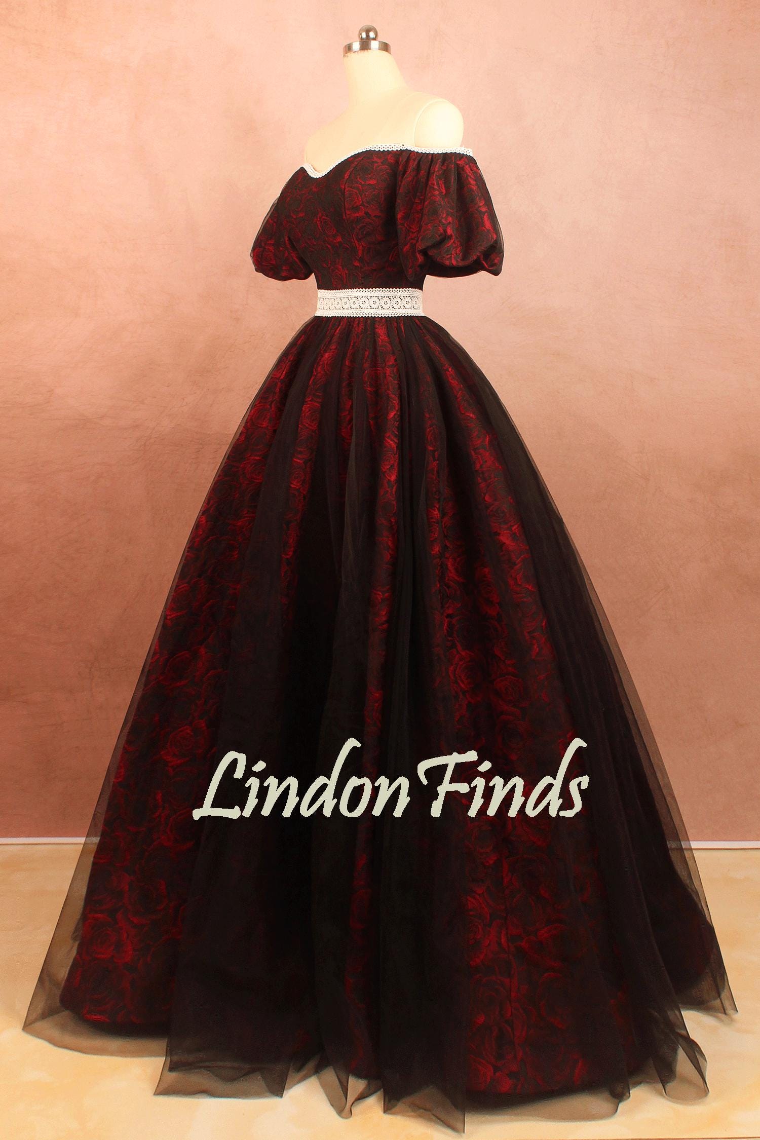 sweetheart neckline burgundy dress Burgundy Beaded Scalloped Lace Plunging Prom Dress main image 1