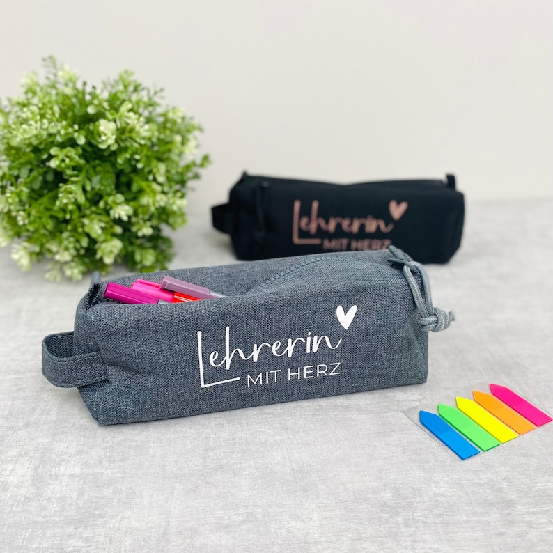 Geschenk Lehrerin Lehrerin Mit Herz Federm ppchen M ppchen Geschenk geschenk-lehrerin-lehrerin-mit-herz-federm-ppchen-m-ppchen-geschenk