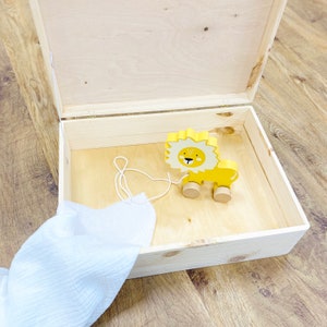 Erinnerungskiste Baby, Erinnerungsbox Baby, Geschenk Geburt Holzkiste, Holzbox mit Deckel Babygeschenk, Taufgeschenk, Kiste image 4