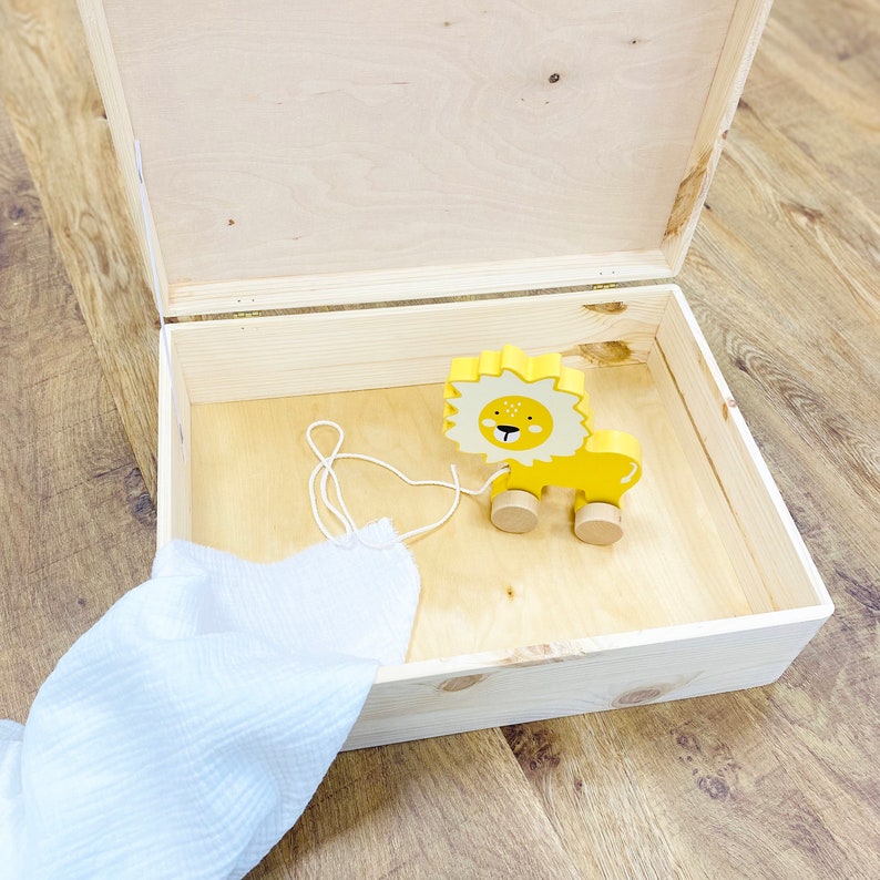 Erinnerungskiste Baby, Erinnerungsbox Baby, Geschenk Geburt Holzkiste, Holzbox mit Deckel Babygeschenk, Taufgeschenk, Kiste Bild 4