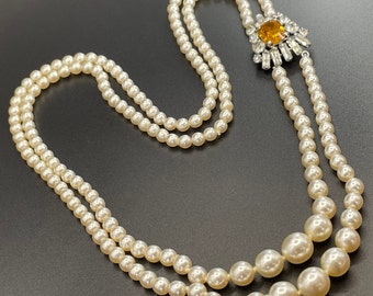 Vintage klassische abgestufte Glaskunstperlen-Doppelstranghalskette mit citrine-gelber und klarer Strass-Funktion Seitenverschluss, längere Länge